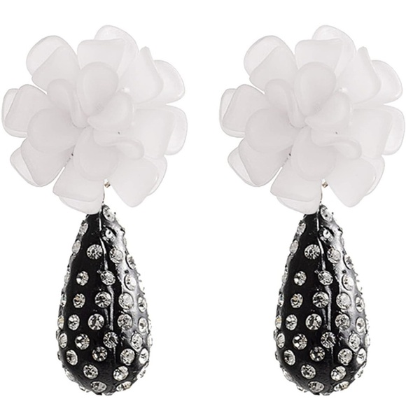 Black Tear Drop Flower Jewel Earrings - Picture 4 of 17